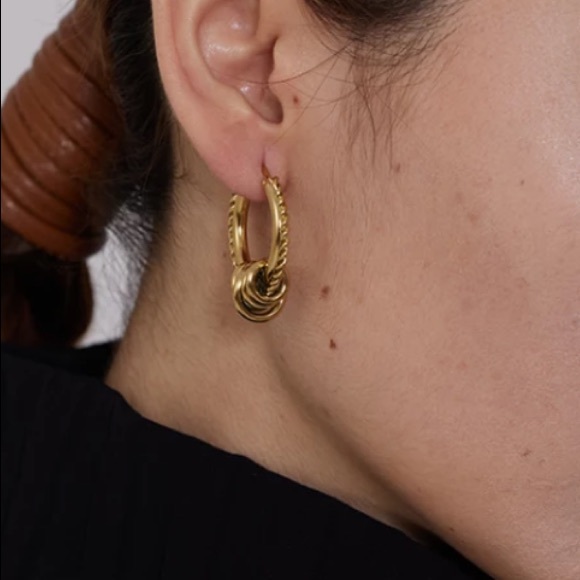 💛Gold plated round hoop earrings - Picture 6 of 6